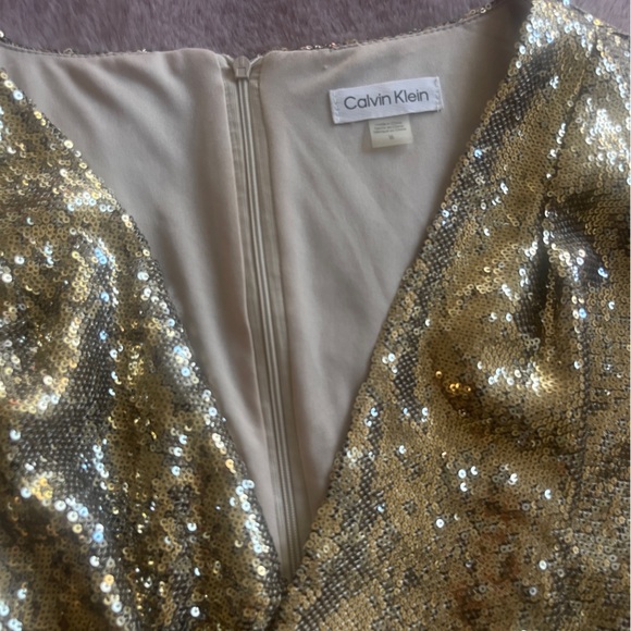 Calvin Klein sz 16 Gold V-Neck Sequin Mesh Dress 3/4 Sleeve Sheath Cocktail - Picture 8 of 10